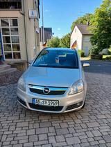 Opel Zafira B 1.9 CDTI  TÜV noch ca. 1,5 ... - Opel Zafira aus 2006 mit Diesel-Antrieb