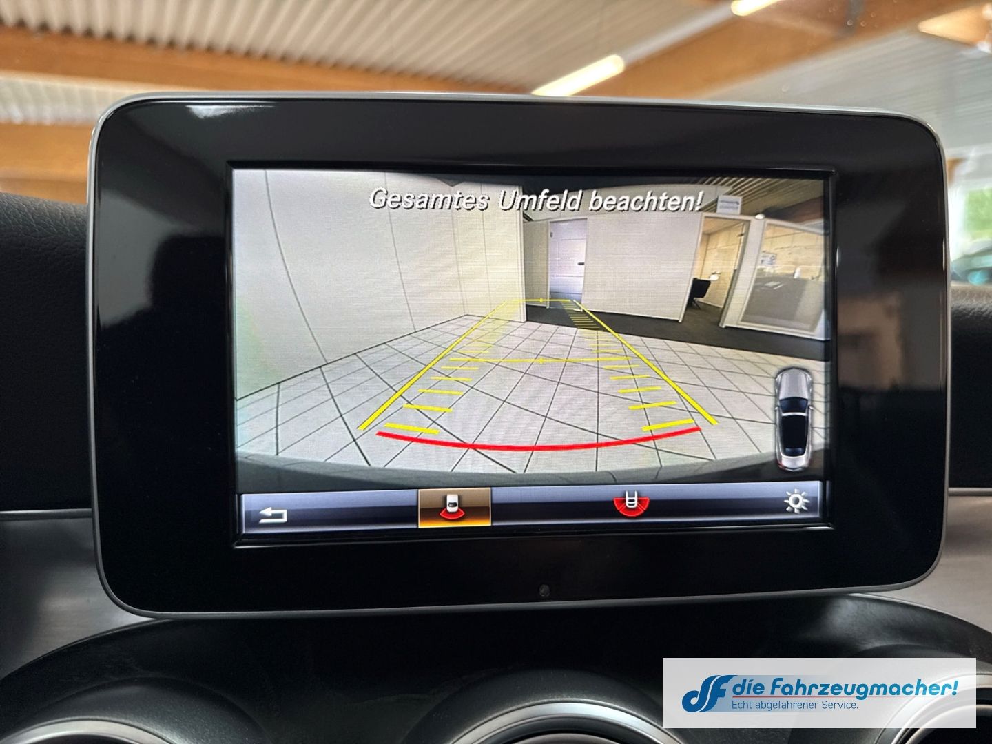 Fahrzeugabbildung Mercedes-Benz C 200 Cabrio AMG Sportpaket LED Mehrzonenklima F