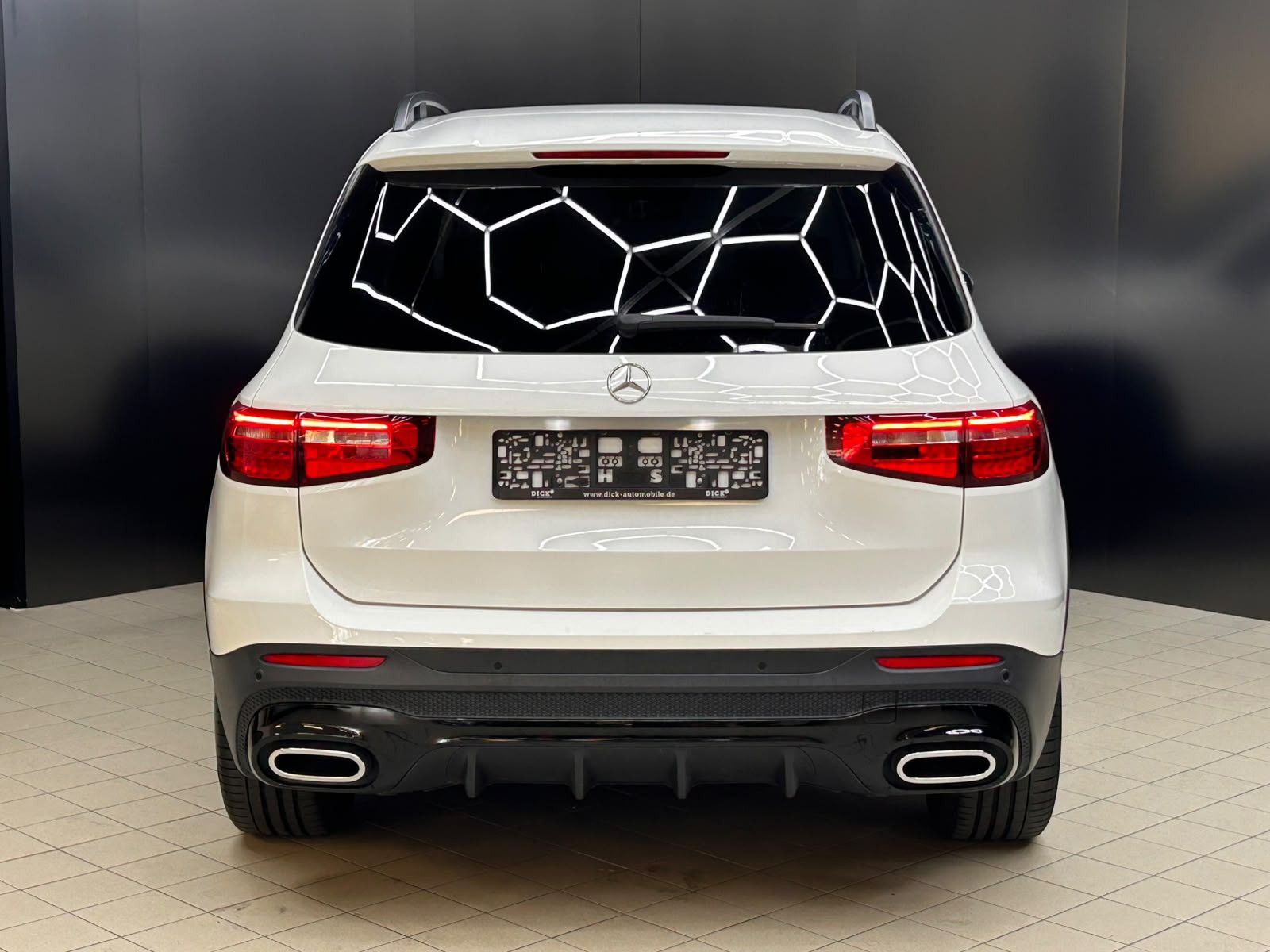Fahrzeugabbildung Mercedes-Benz GLB 250 CGI 2X AMG Line >NIGHT+WIDES+LED+SHZ+19"