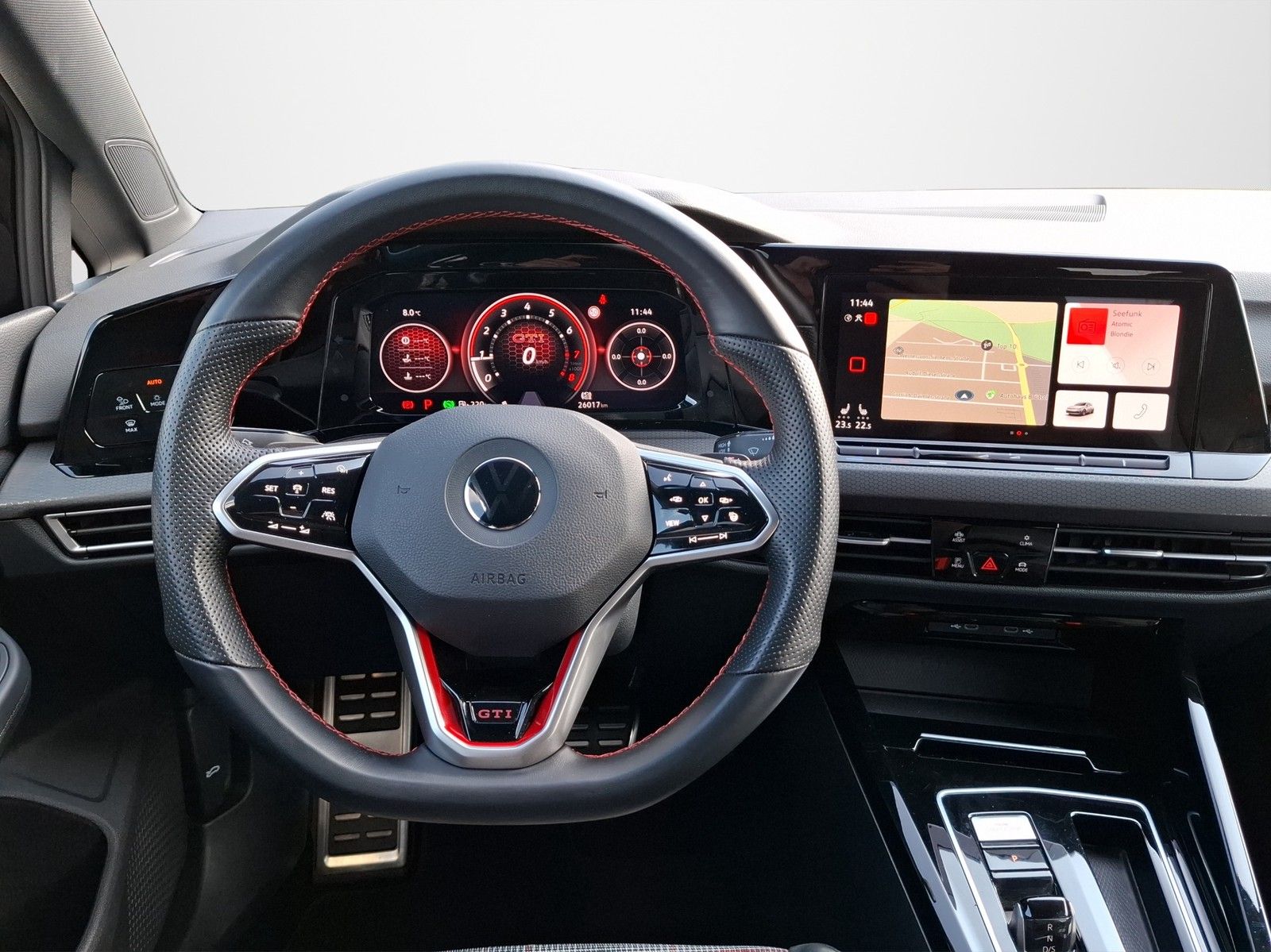 VW Golf VIII 2.0 TSI GTI DSG / NAVI / LED / AHK / A - Image 11
