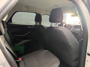 Ford Focus - 11