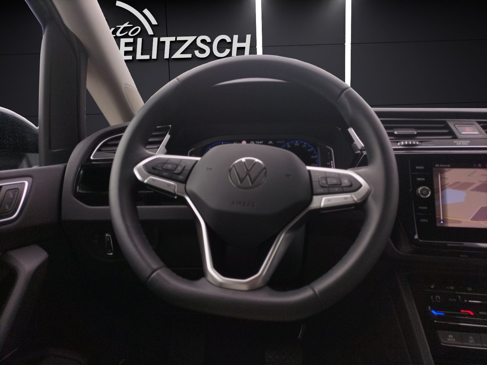 Fahrzeugabbildung Volkswagen Touran TDI Highline DSG LED AHK Navi AID ACC RFK