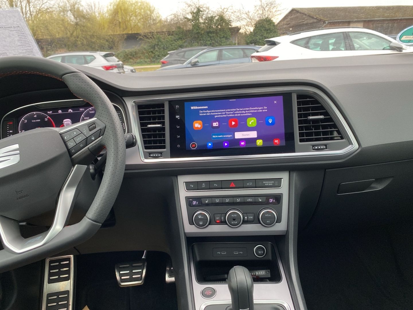 Fahrzeugabbildung SEAT Ateca FR 4Drive 2.0 TDI*NAVI*PANO*AHK*SHZ*DCC*