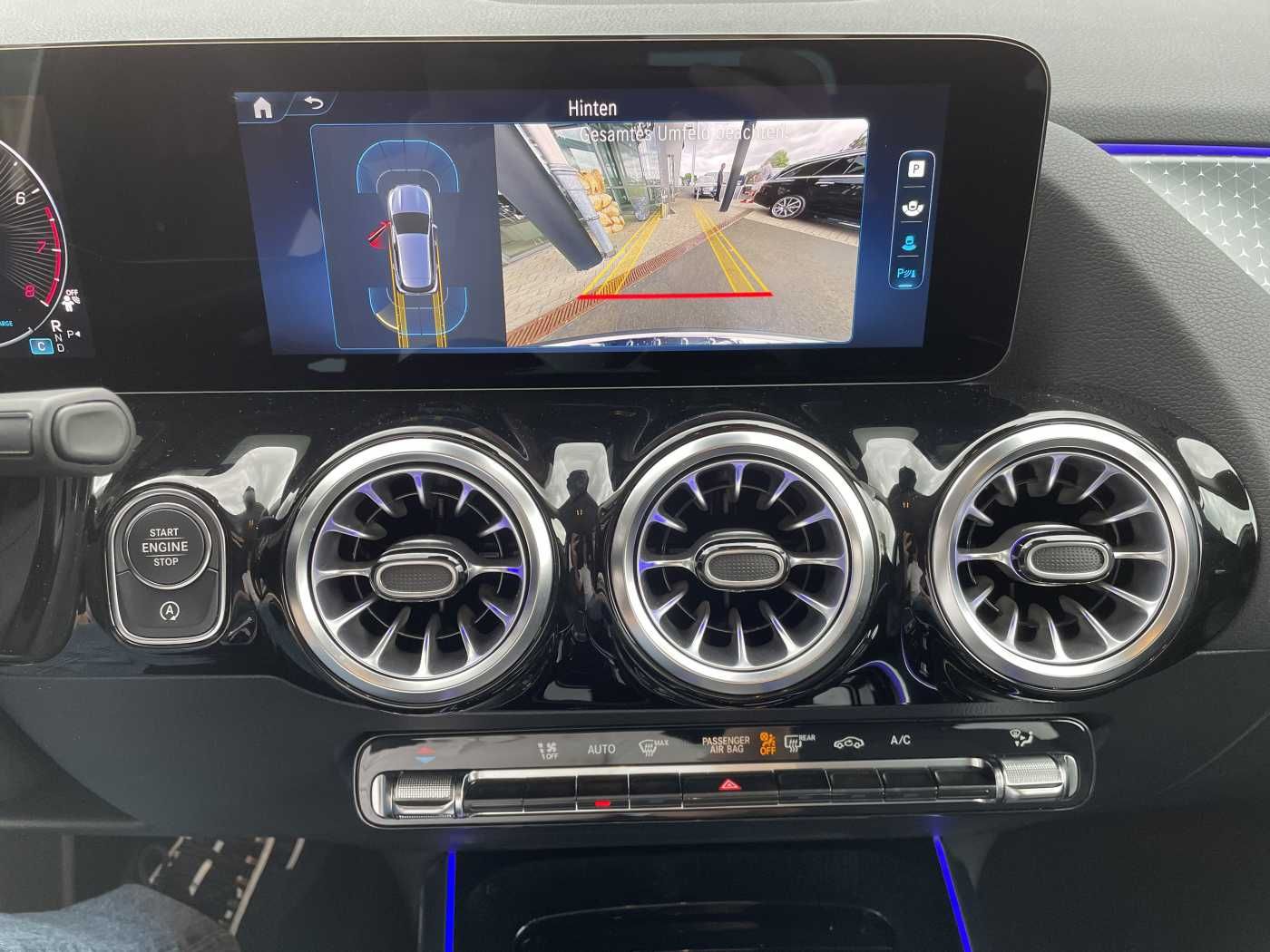 Fahrzeugabbildung Mercedes-Benz GLA 220 4M 8G Progressive R-Kamera +Distr+Ambien