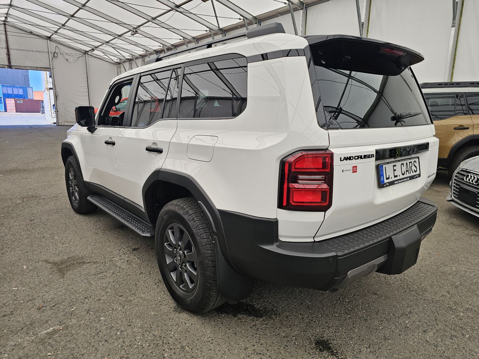 Fahrzeugabbildung Toyota Land Cruiser Premium Hybrid T1 72.000EUR! Stock!