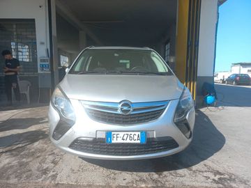 Opel Zafira Tourer - 2