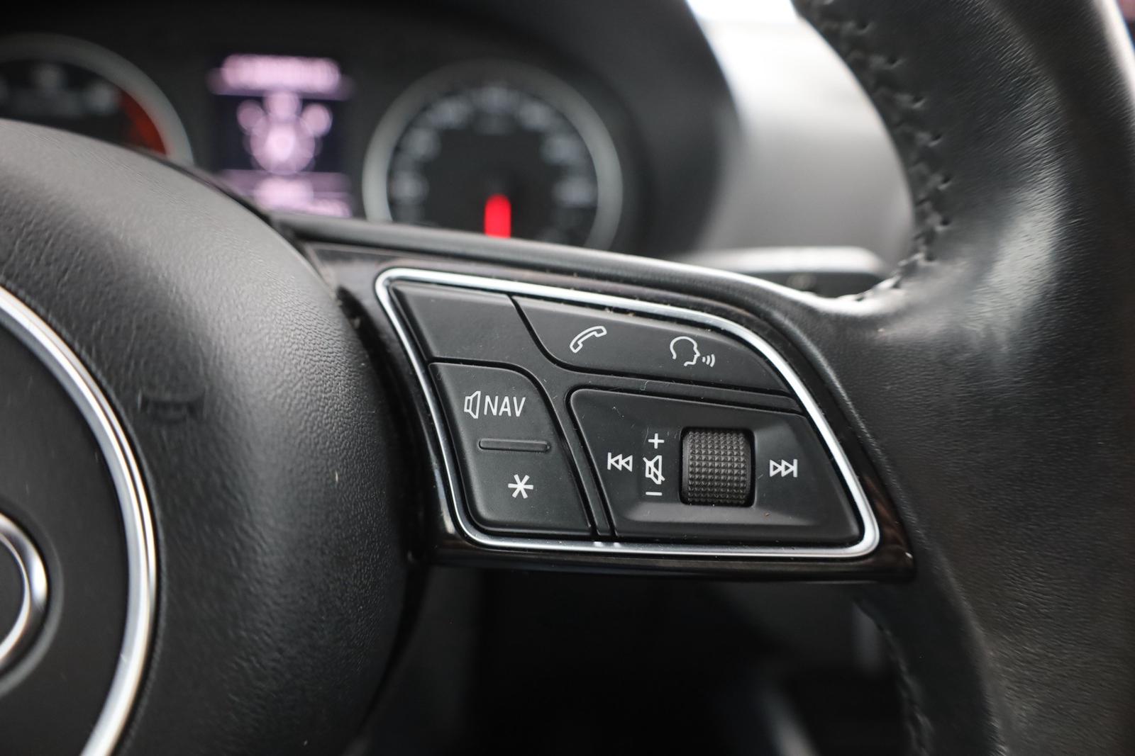 Audi Q2 30 TFSI Sport Navi Sitzheizung AHK