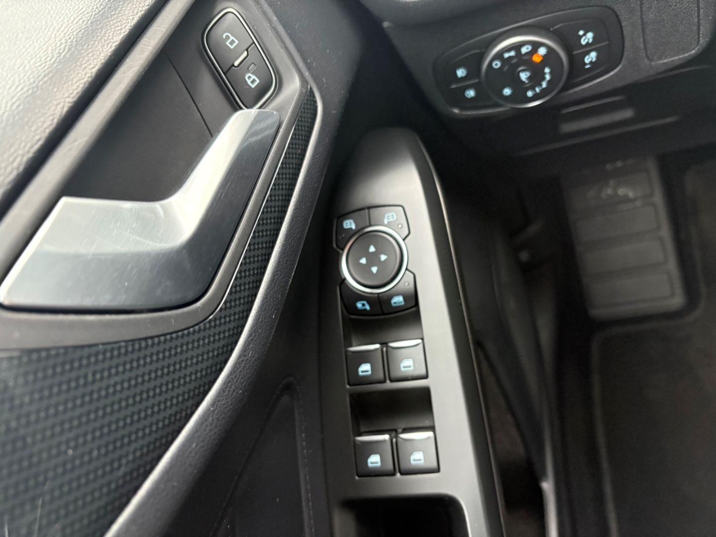 Fahrzeugabbildung Ford Focus Turnier ST-Line SpurhalteASS Kamera Navi