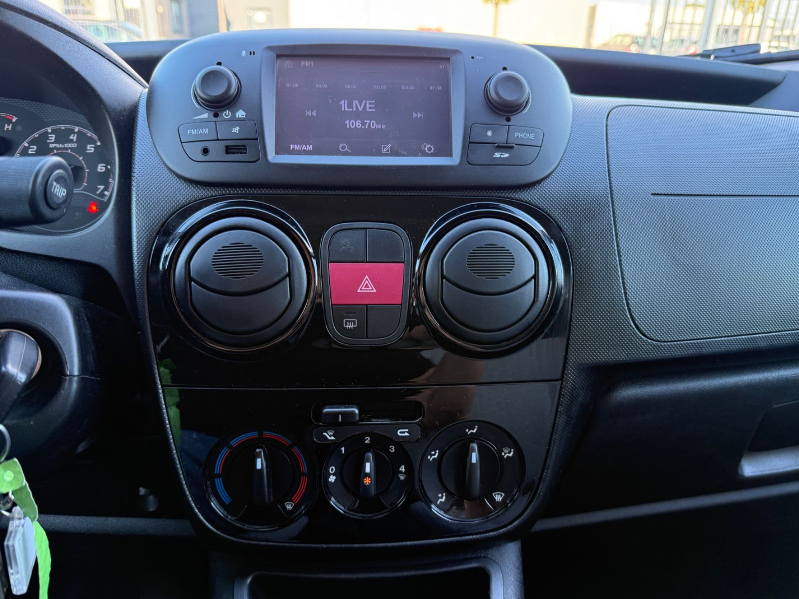 Fahrzeugabbildung Fiat Qubo Lounge KLIMAANLAGE SITZHEIZUNG PDC