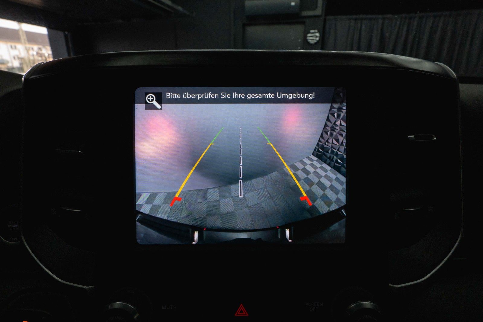 Fahrzeugabbildung Dodge RAM 5.7 V8 HEMI 4x4 BLACK Limited Longbed 19%