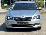 Skoda Superb Combi 2.0TDI L&K *Canton*Leder*19Zoll*Xen - Skoda Superb in Frankfurt (Main)