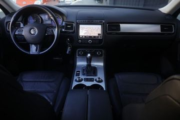 Volkswagen Touareg - 2