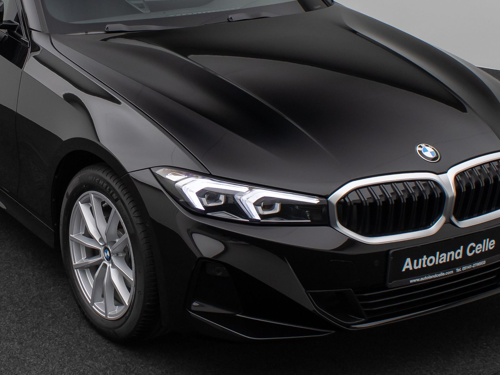 Fahrzeugabbildung BMW 318i Kamera Widscreen DAB Alarm Sportlenkrad LED