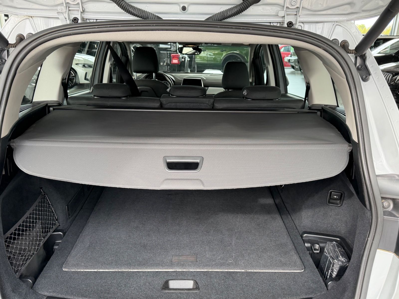 Fahrzeugabbildung BMW 2er Gran Tourer 220d Advantage Business LED
