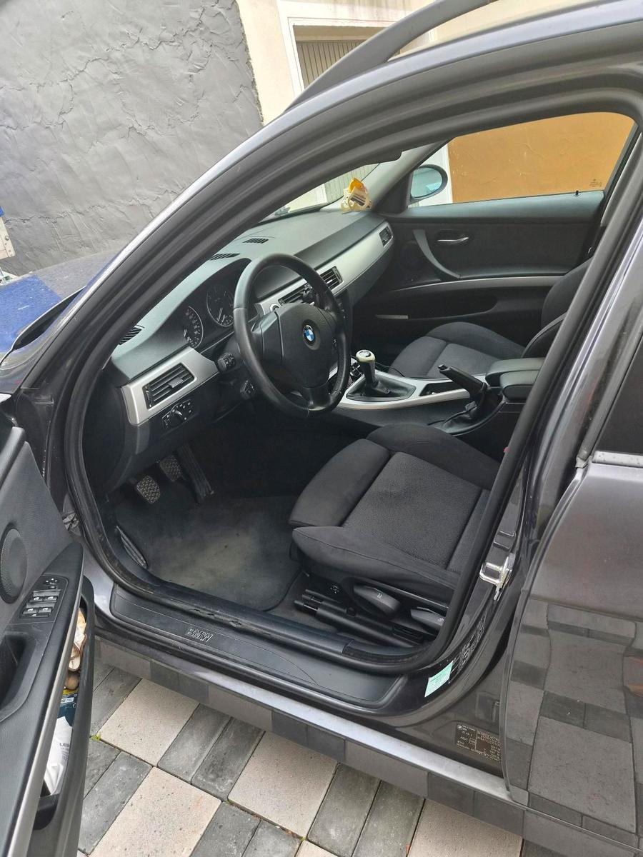 BMW 320