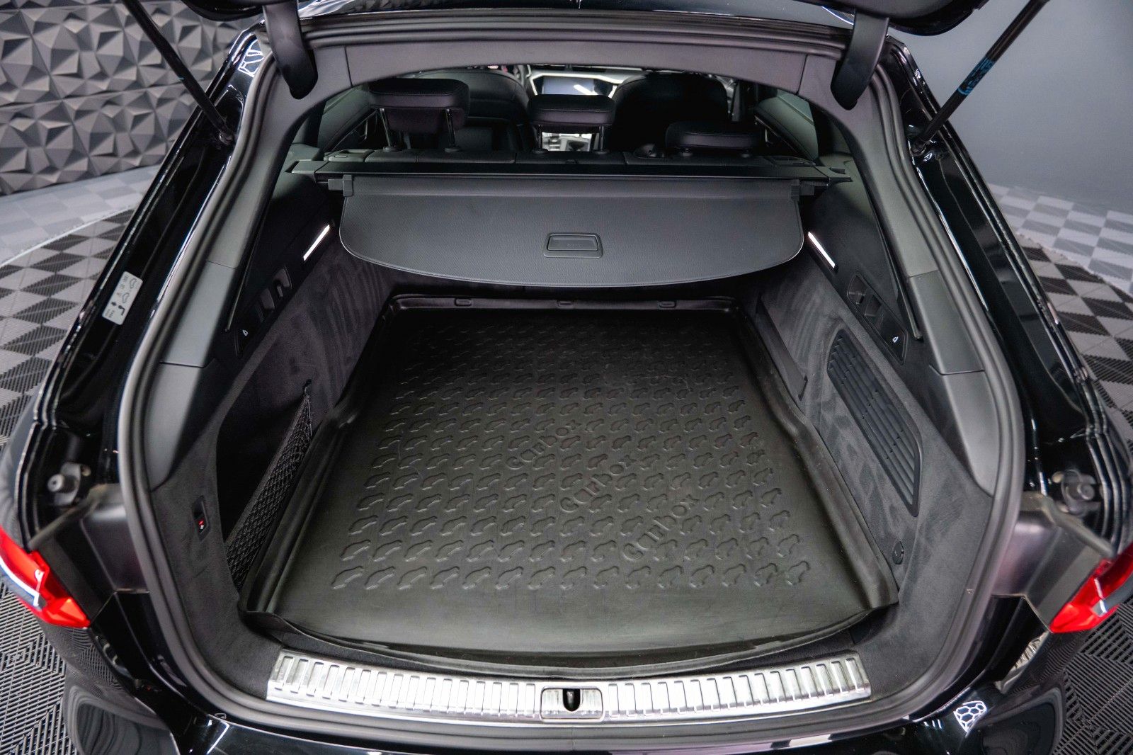 Fahrzeugabbildung Audi A6 Avant 45 TDI quattro Sport design *Pano*ACC*