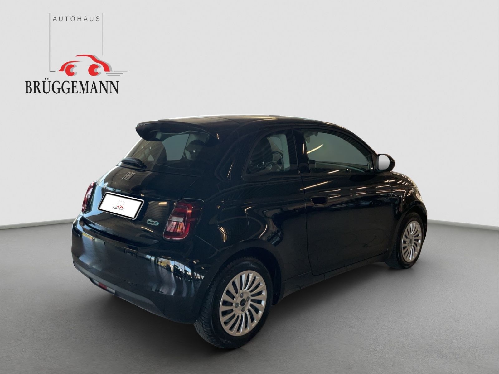 Fahrzeugabbildung Fiat 500e + Radio- & Winterpaket