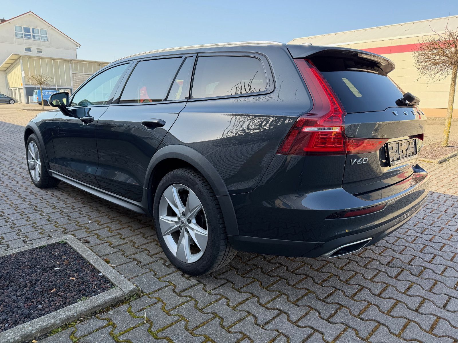 Volvo V60 D4 Cross Country Pro AWD RADAR+F-LED+h/k+CAM foto 4