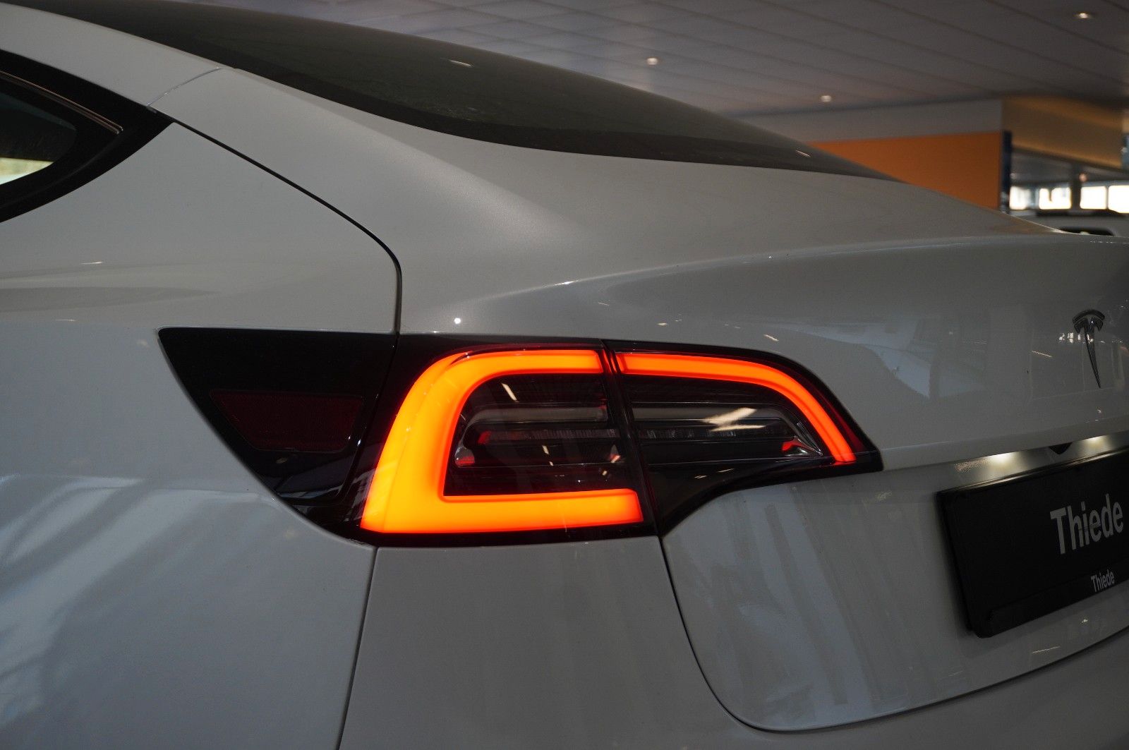 Fahrzeugabbildung Tesla Model 3 Standard Range Plus NAVI/KAMERA/SH/WÄRME