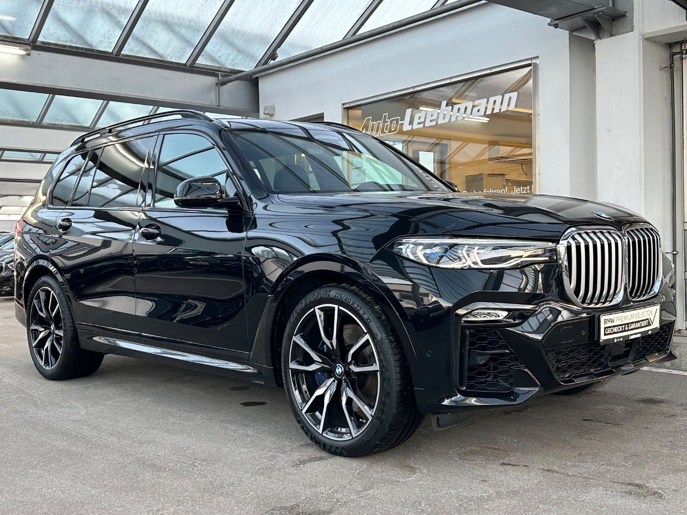 Fahrzeugabbildung BMW X7 xDrive30d M-Sport AHK/6-Sitz 2 JAHRE GARANTIE