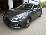 Hyundai i30 cw Pure  1,5   mit    4 Zylindermotor - Hyundai i30: Pure