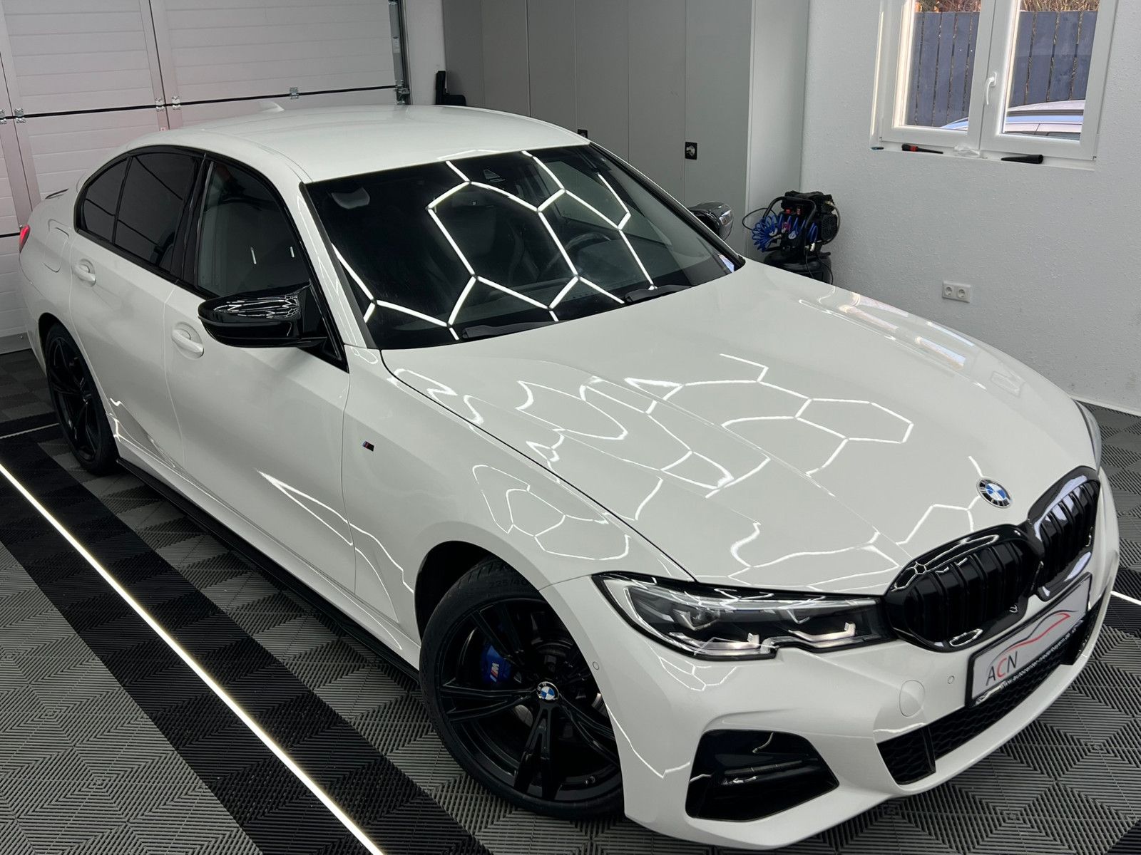 Fahrzeugabbildung BMW 330 i Lim M SPORT/LED/VRTL COCKPIT/19ZOLL/DE FZG