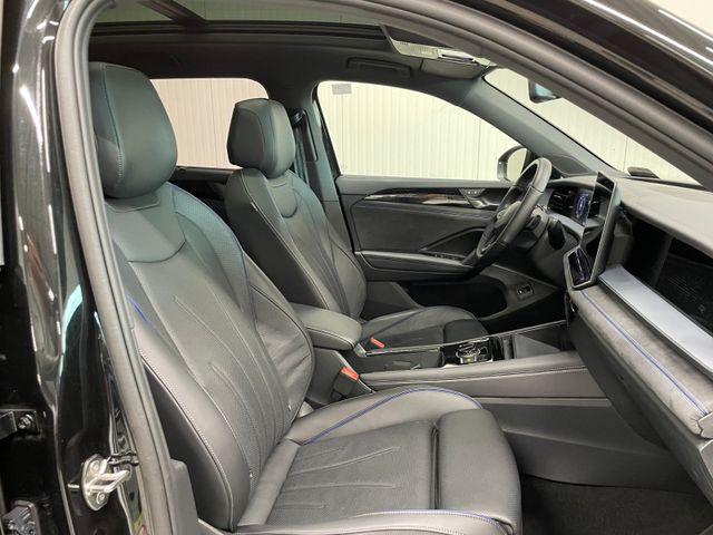 Tayron R-Line 2.0 TDI DSG IQ.LIGHT PANO AHK