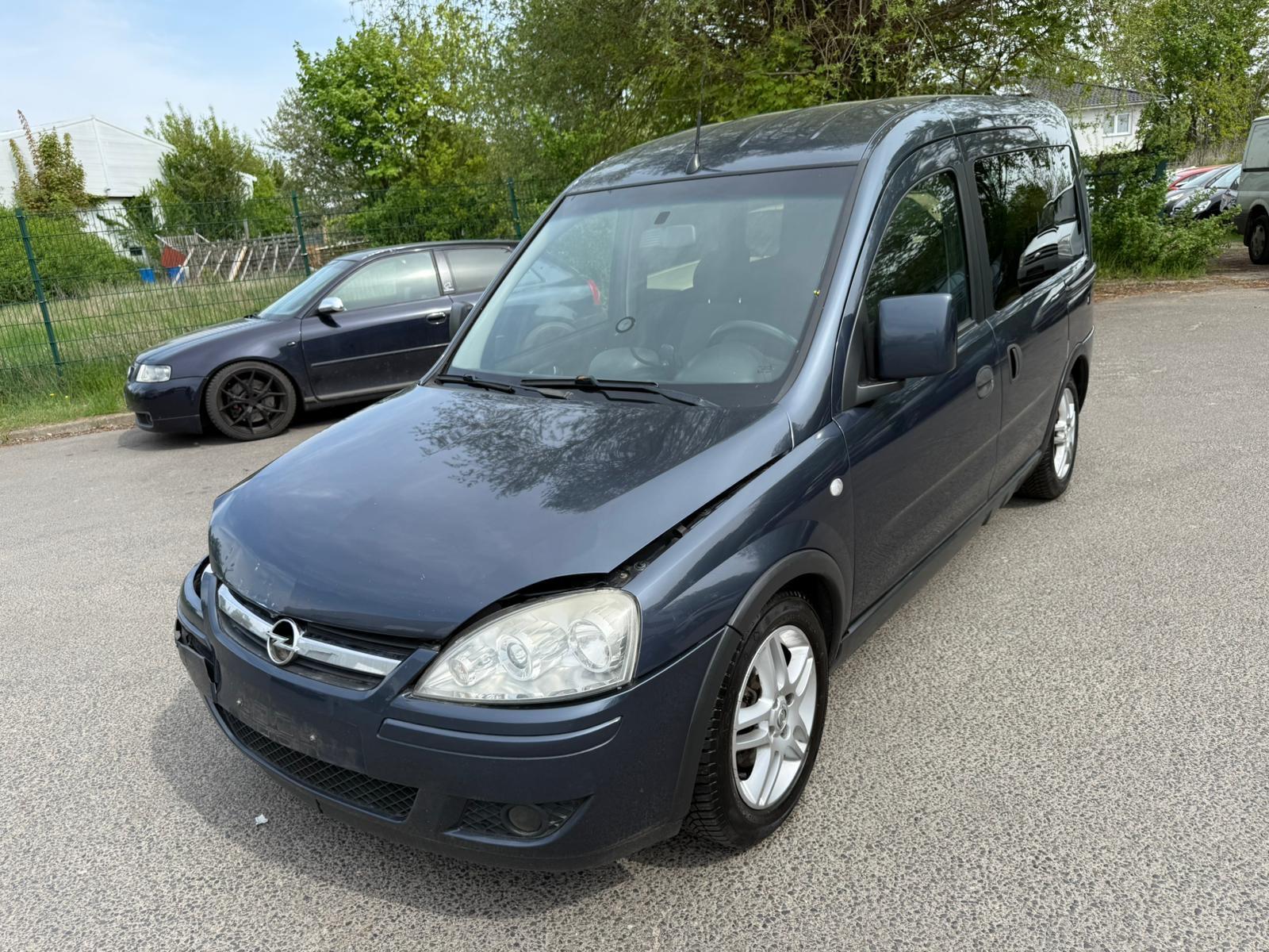 Opel Combo Sport 1.3 CDTI 5 Sitzer Automatik Klima