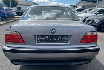 BMW 728 - 6