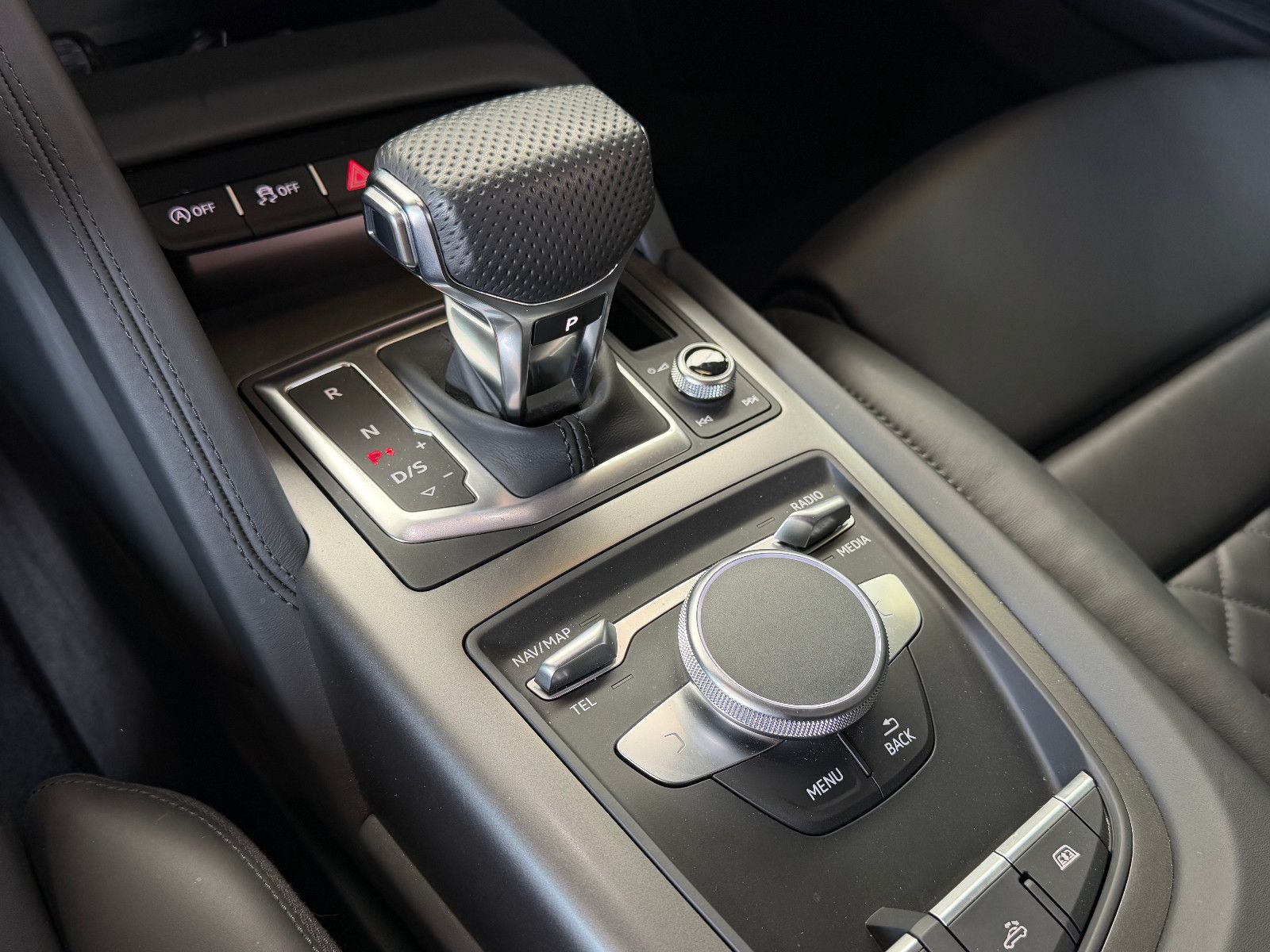 Fahrzeugabbildung Audi R8 Spyder 5.2 FSI RWD performance/BANG&OLUFSEN/