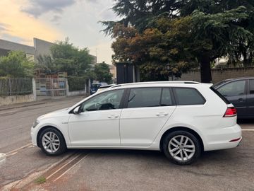 Volkswagen Golf - 11