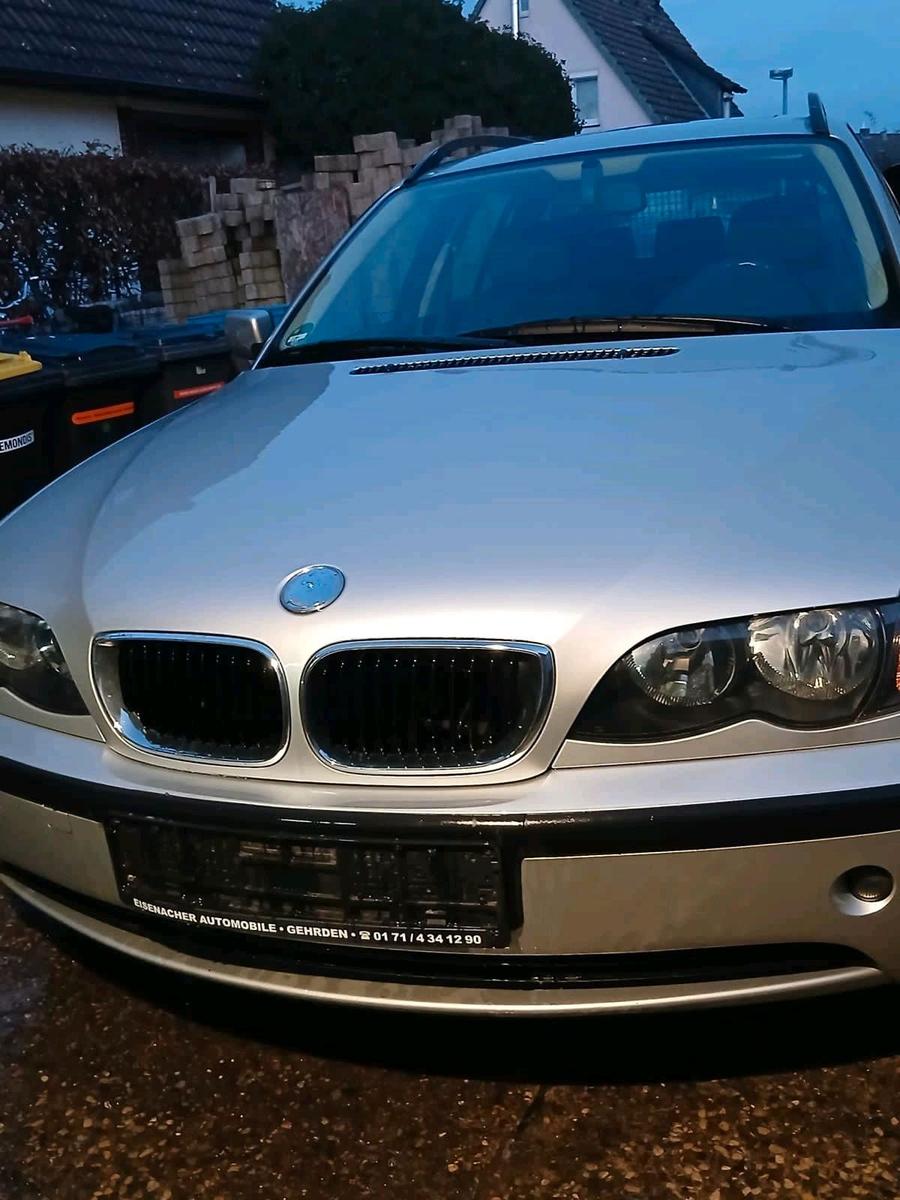 BMW 316 2004 — rear view