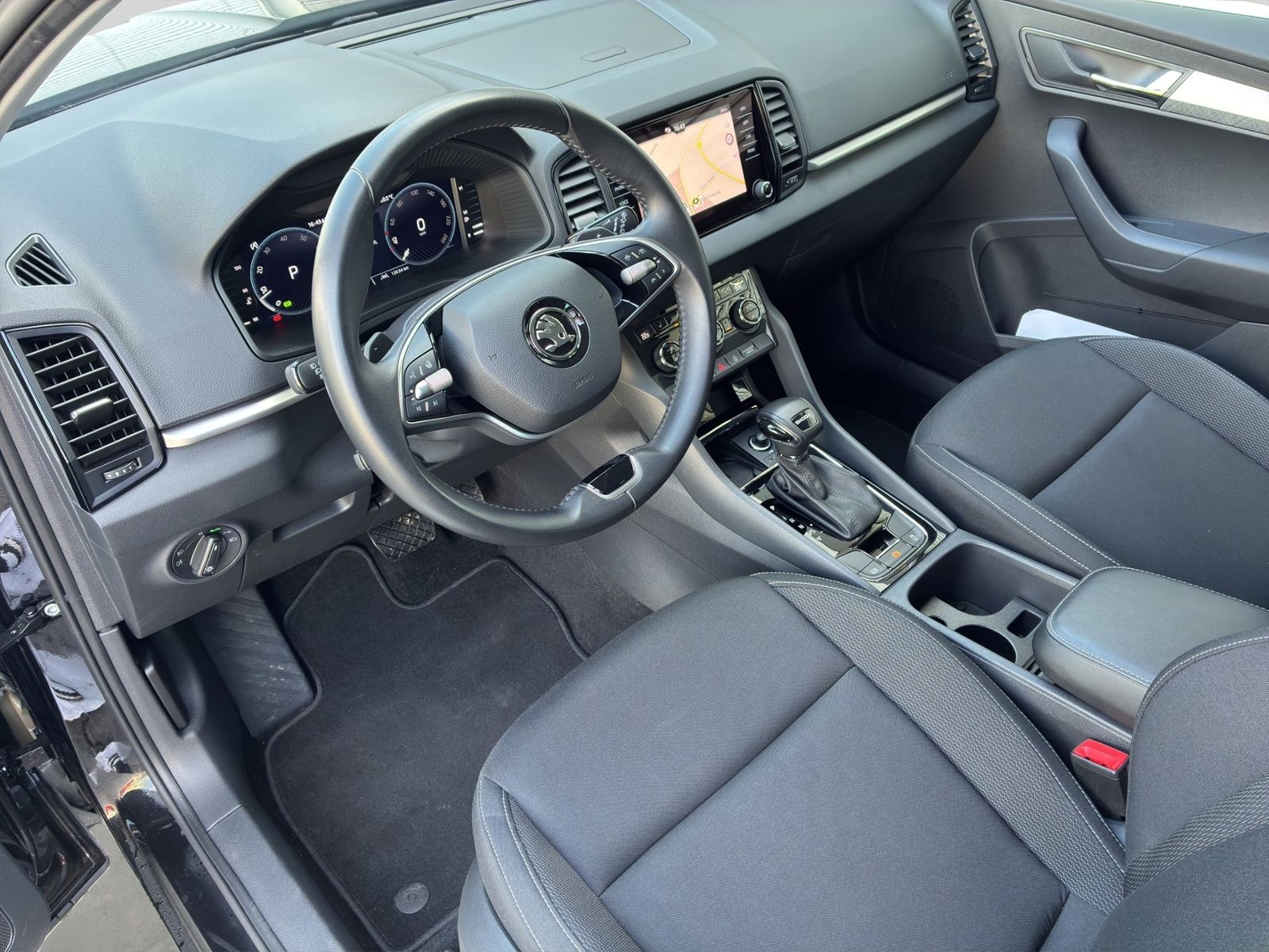 Karoq 1.5 TSI DSG Selection *NAVI*KAMERA*KESSY*