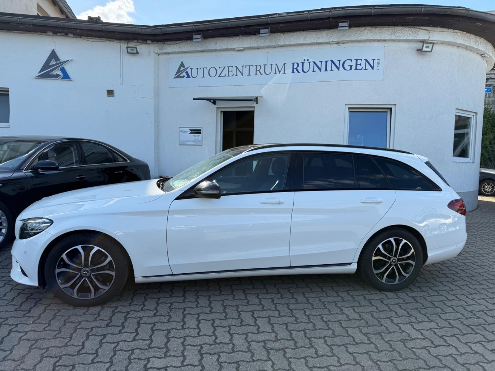Mercedes-Benz C 220 T d*Panorama*Distronic Plus*LED*Leder*AHK
