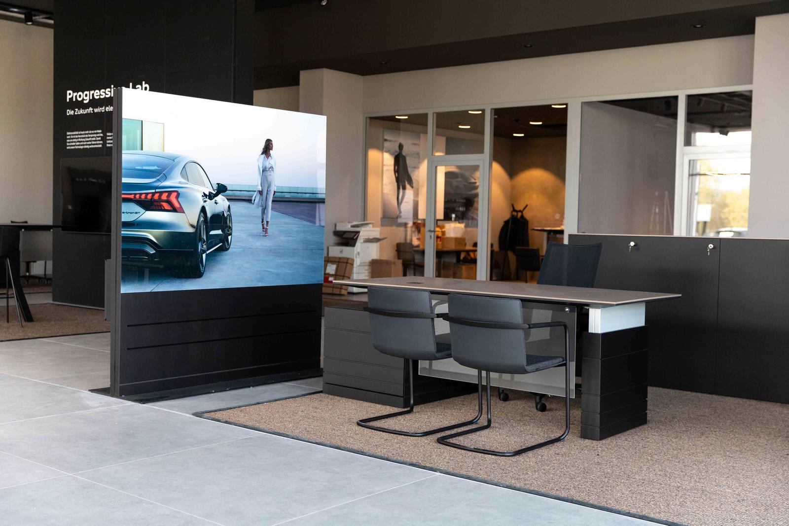 showroom-image-top