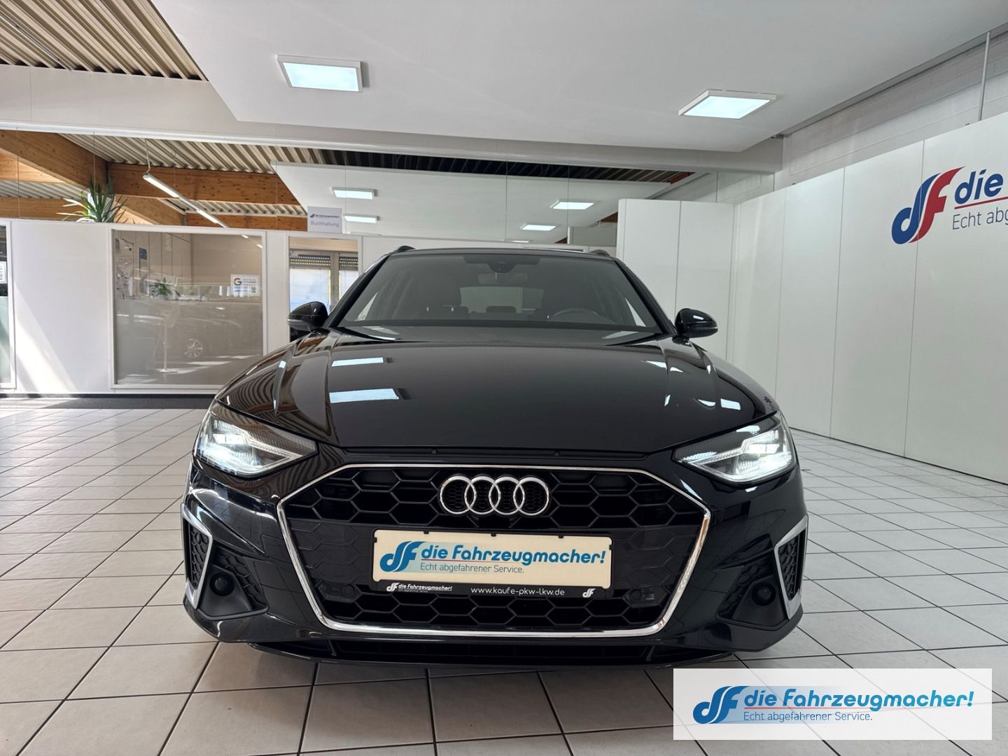 Fahrzeugabbildung Audi A4 Avant 35 TDI S line Navi Leder LED ACC Klimaa