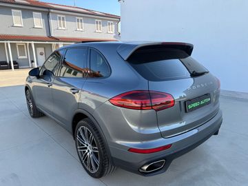 Porsche Cayenne - 8
