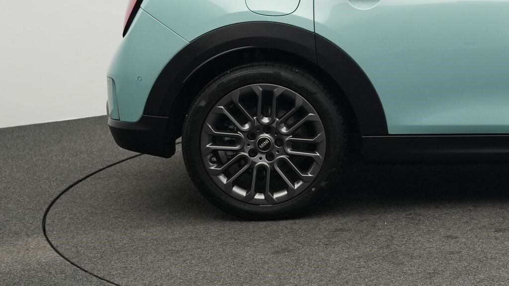 Fahrzeugabbildung MINI Cooper S 5-Türer, Head-Up, Panorama Dach, Sitzhe