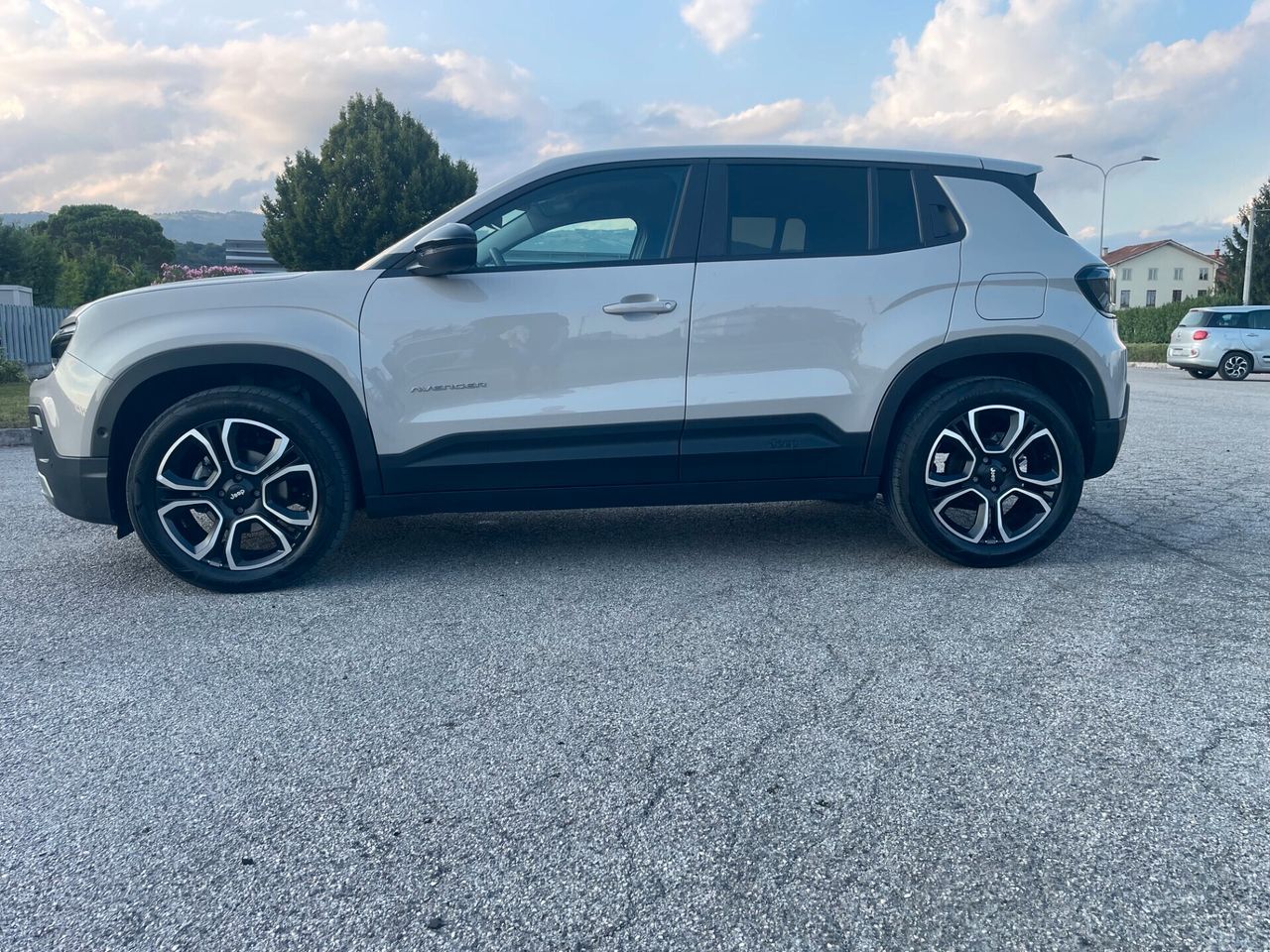 Other Jeep Avenger 1.2 Turbo 100 CV Summit si neopaten