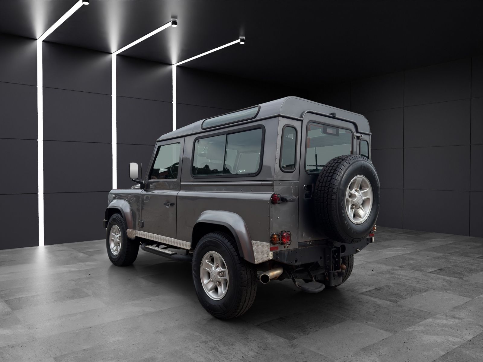 Fahrzeugabbildung Land Rover Defender 90 SE Station Wagon Seilwinde Klima