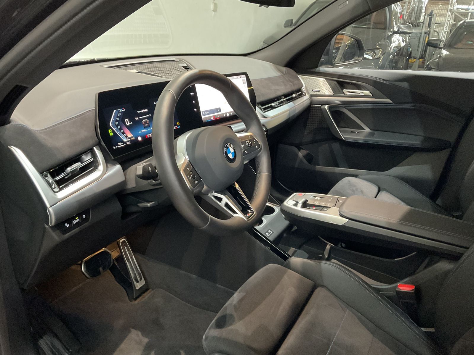 Fahrzeugabbildung BMW X2 sDrive20i M Sportpaket Aktivsitz 19 M LMR