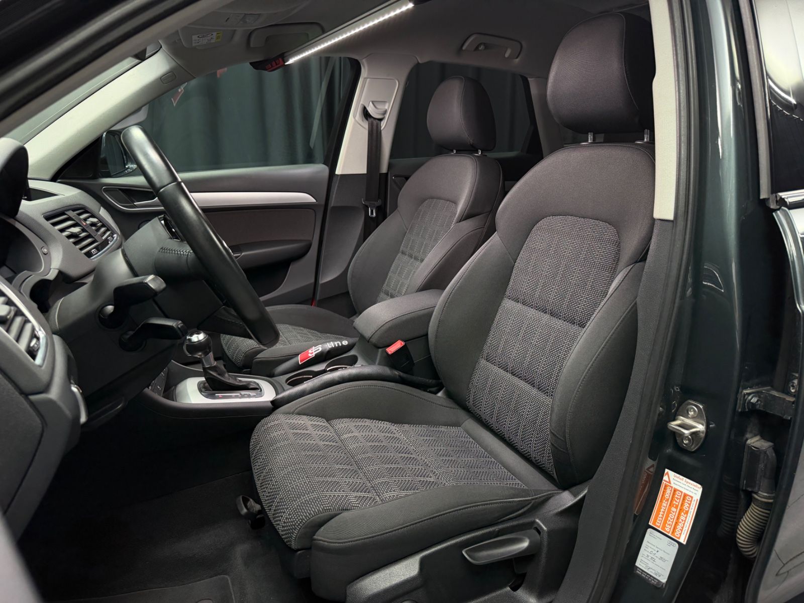 Fahrzeugabbildung Audi Q3 sport|S-Line|S-Tronic|AHK|NAVI|AUTOMATIK