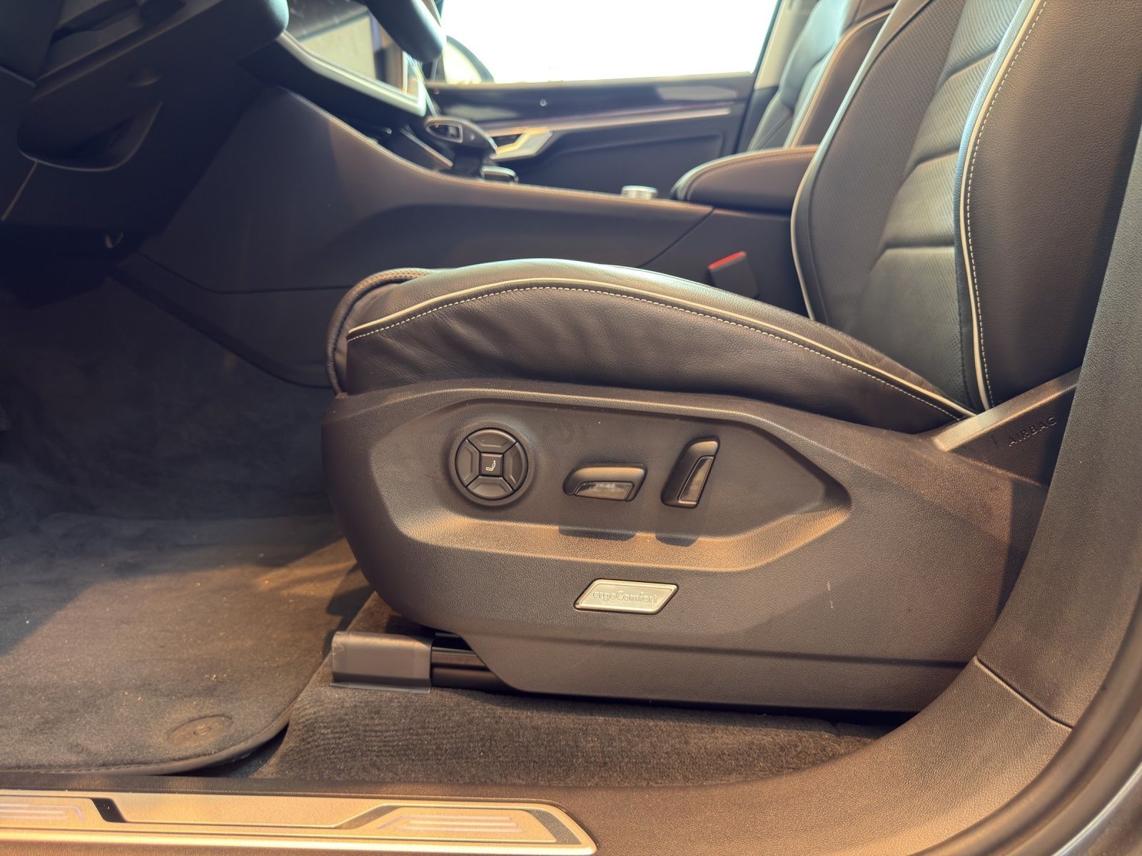 Volkswagen Touareg - Bild 22