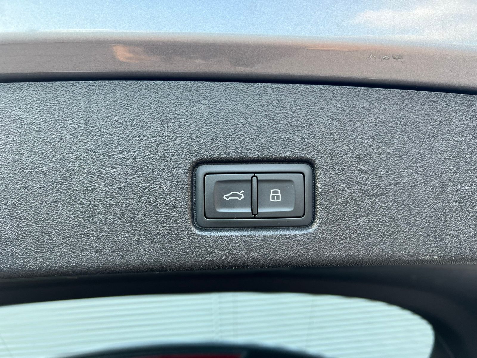 Fahrzeugabbildung Audi Q4 e-tron 50  Edition One S-Line Matrix Sonos