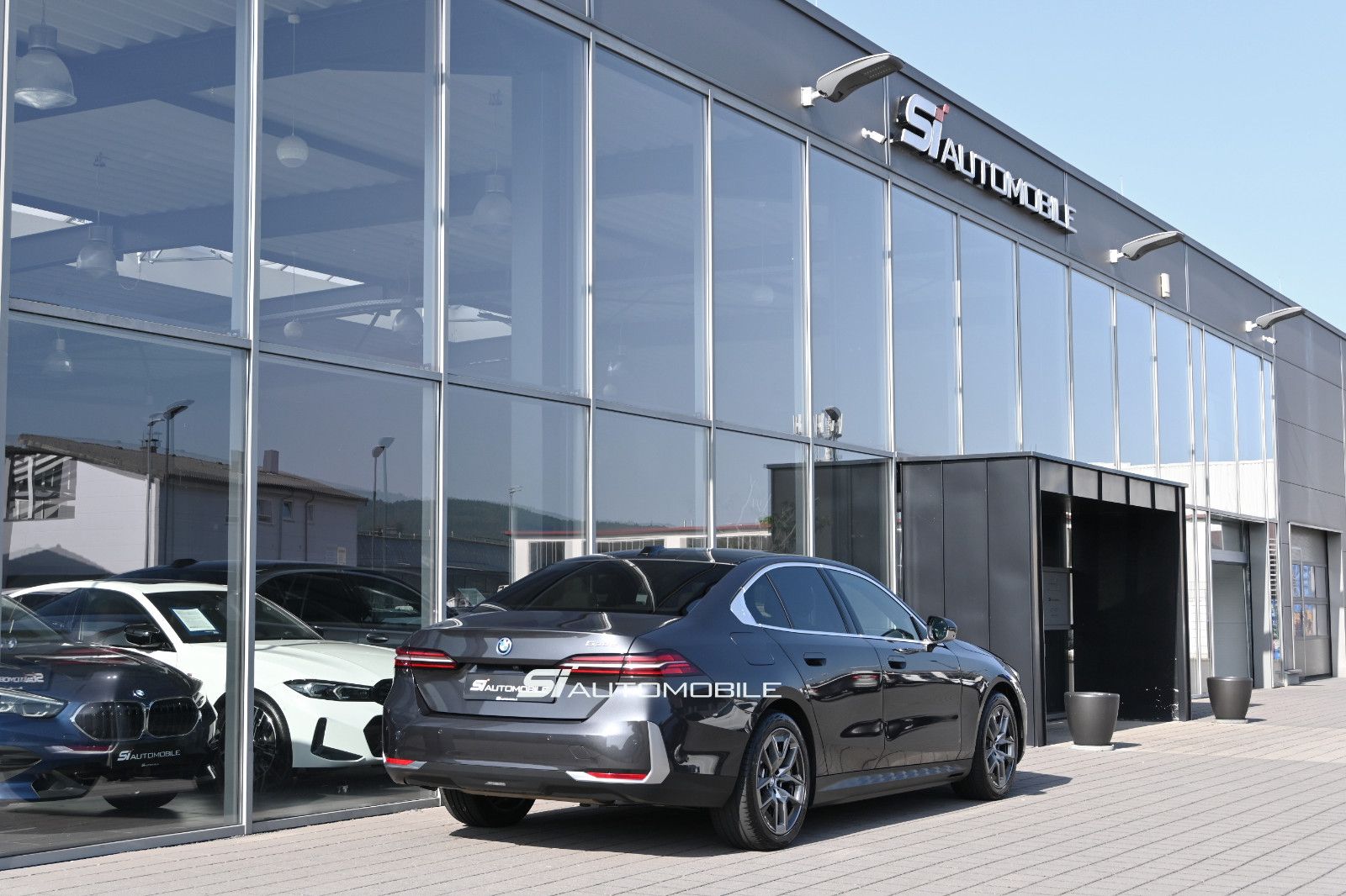 Fahrzeugabbildung BMW 530e Aut. °UVP 88.479€°ACC°B&W°PANO°MERINO°360°