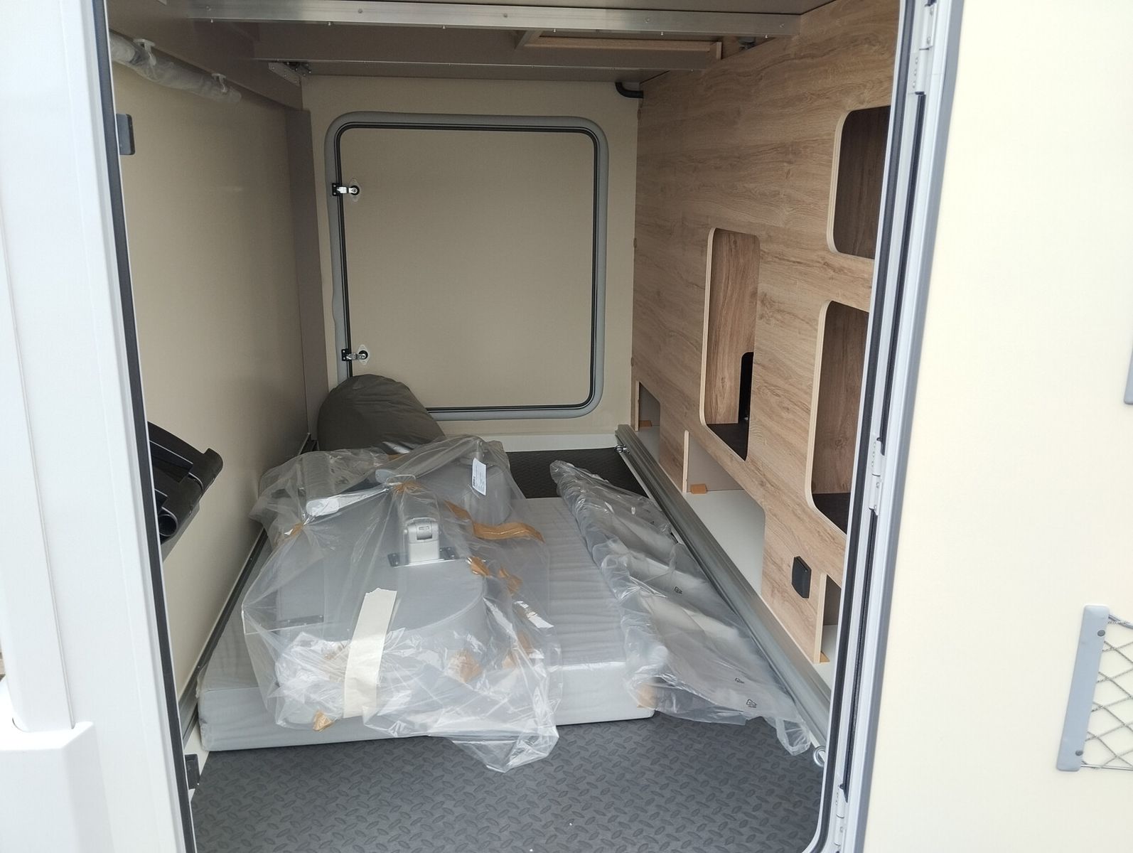 Fahrzeugabbildung Eura Mobil Profila T PT726EB Mondial Plus Paket, Zusatzbett