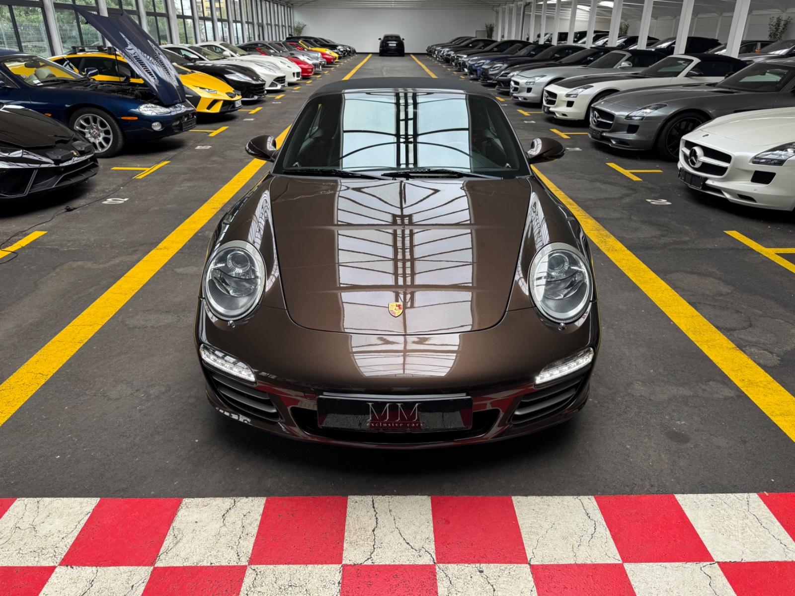 Porsche 911 Carrera 4 Cabrio