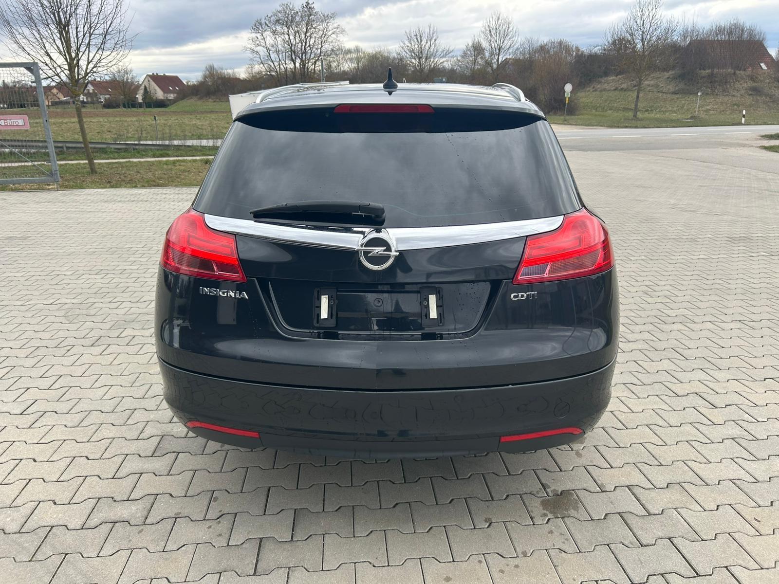Opel Insignia 2012 — photo 8