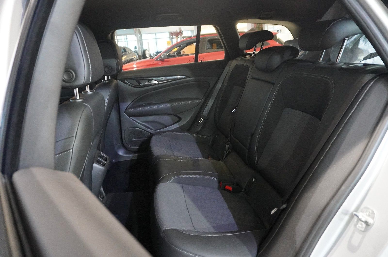 Fahrzeugabbildung Opel Insignia B ST 2.0D ELEGANCE NAVI/LED/KAMERA/HUD