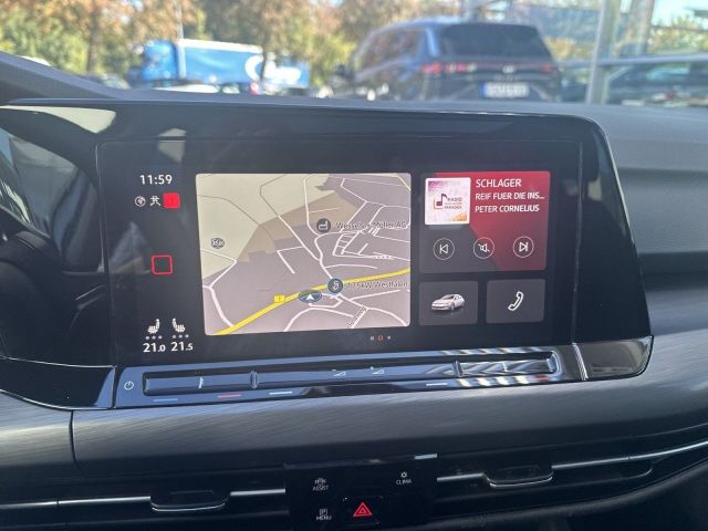 Golf VIII Variant 2.0 TDI DSG Style PANO AHK NAV